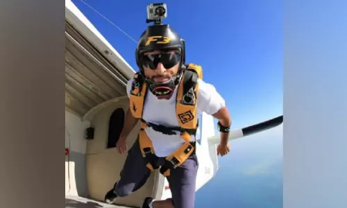 ദുബൈയിൽ ആകാശ വിനോദങ്ങൾ തിരിച്ചെത്തുമോ; പ്രതീക്ഷയേകി ശൈഖ് ഹംദാന്‍റെ സ്കൈ ഡൈവിങ് ചിത്രം