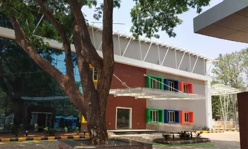 കാ​സ​ർ​കോ​ട് വി​ക​സ​ന പാ​ക്കേ​ജ് നി​ർ​മാ​ണ പ്രവൃത്തികൾ പൂ​ർ​ത്തീ​ക​രി​ക്ക​ണം -ക​ല​ക്ട​ർ