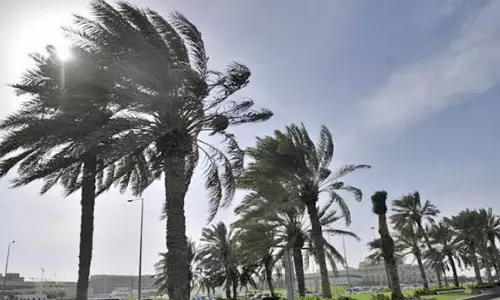 വാ​രാ​ന്ത്യം വ​രെ ശ​ക്ത​മാ​യ കാ​റ്റി​ന് സാ​ധ്യ​ത