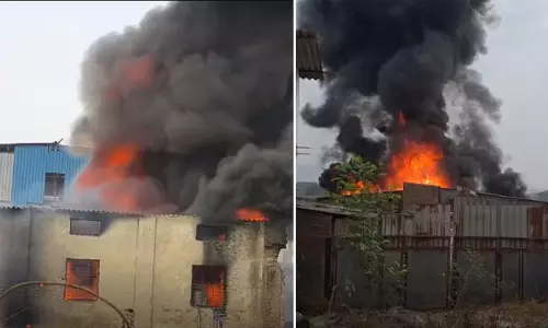 ഭീവണ്ടിയിൽ ഓയിൽ ഗോഡൗണിന് തീപിടിച്ചു; ആളപായമില്ല, ലക്ഷങ്ങളുടെ നാശനഷ്ടം