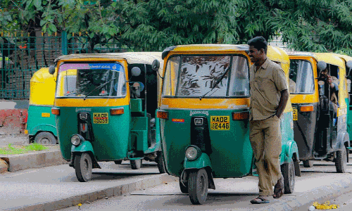 ബംഗളൂരുവിൽ കന്നഡ നിർബന്ധമാക്കുന്നതിനെതിരെ ഓട്ടോ യൂനിയനുകൾ