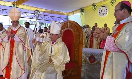 ഡോ.ലെസ്ലി ക്ലിഫോർഡ് ഡിസൂസ ഉഡുപ്പി ആർച്ച് ബിഷപ്പ്