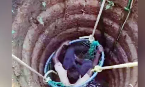 കിണർ ശുചീകരിക്കാൻ ഇറങ്ങിയ ഗൃഹനാഥൻ അവശനായി കിണറ്റിൽ കുടുങ്ങി; അഗ്നിരക്ഷാസംഘം രക്ഷപ്പെടുത്തി