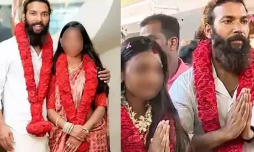 സിനിമയിൽ അഭിനയിപ്പിക്കാമെന്ന് പറഞ്ഞ് മകളെ കൊണ്ടുപോയി; തിരികെ എത്തിക്കണമെന്ന അഭ്യർഥനയുമായി കുംഭമേള വൈറൽ താരത്തിന്റെ മാതാവ്