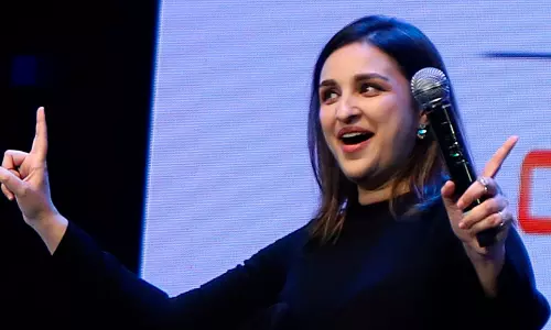 ‘അന്ന് ആ നിമിഷങ്ങൾ ആസ്വദിച്ചിരുന്നെങ്കിൽ എന്ന് ഒരുനാൾ നിങ്ങൾ ആഗ്രഹിക്കും’; ചെറിയ സന്തോഷങ്ങളെ ചേർത്തുപിടിക്കണമെന്ന് പരിണീതി    ചോപ്ര