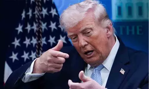 ‘അവരെ വെടിവെച്ച് കൊല്ലാൻ ഞാൻ ഉത്തരവിട്ടിട്ടുണ്ട്’ -ഹുർമുസിൽ ഇറാൻ ബോട്ടുകളെ ആക്രമിക്കുമെന്ന് ട്രംപ്