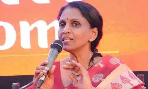 ശ്രീലേഖയുടെ ‘പോടാ പുല്ലേ പൊലീസ്​’  വിളിയിൽ കടുത്ത വിമർശനം