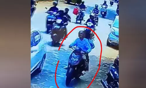 വിൽപനക്കിടെ ജ്വല്ലറിയിൽനിന്ന് വളകൾ മോഷ്ടിച്ച് കടന്നുകളഞ്ഞു