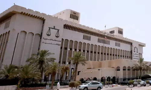 കോടതികളിൽ ചിത്രീകരണം നിരോധിച്ചു