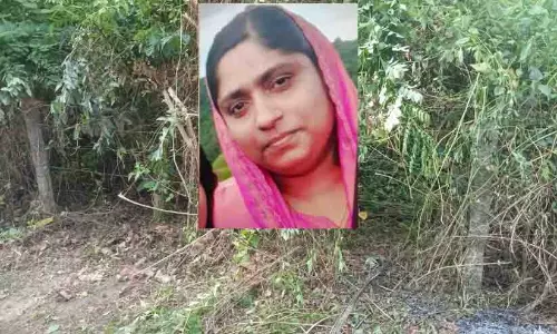 കാറിൽ കയറുന്നതിനിടെ പാമ്പ് കടിയേറ്റ് യുവതിയുടെ മരണം; ഭീതി മാറാതെ നാട്ടുകാർ