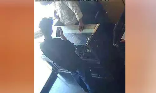 പുളിക്കലില്‍ പട്ടാപ്പകല്‍ ജ്വല്ലറിയിൽ മോഷണം; അന്വേഷണം ഊർജിതമാക്കി പൊലീസ്