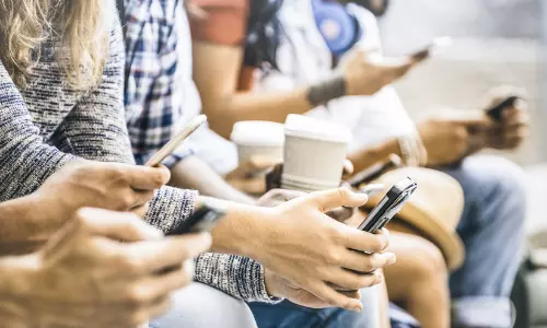 ഡി​ജി​റ്റ​ൽ ആ​സ​ക്തി​യും മോ​ച​ന​വും