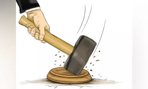 മേൽക്കൂരയില്ലാതെ കന്നുകാലിച്ചന്ത; ഹൈകോടതി വിശദീകരണം തേടി