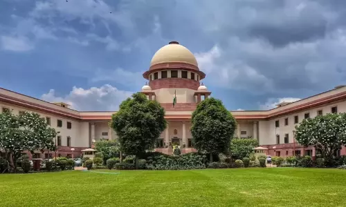 പെൺകുട്ടിയോട് ഗർഭം തുടരാൻ കോടതിക്ക് നിർബന്ധിക്കാനാവില്ല -സുപ്രീംകോടതി