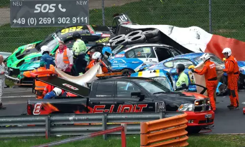 റേസിങ് ട്രാക്കിൽ കൂട്ടയിടി; ഡ്രൈവർ മരിച്ചു