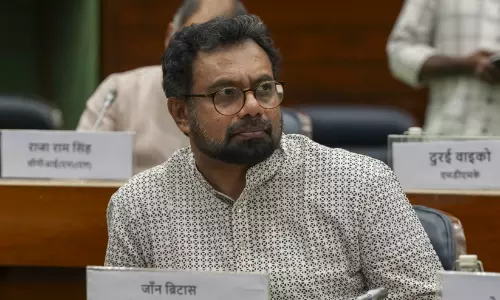 ഏഴ് രാജ്യസഭാ എം.പിമാർ ബി.ജെ.പിയിൽ:  ജനാധിപത്യത്തിന്റെ മാതാവെന്ന് വിളിക്കുന്ന നാട്ടിൽ ഇതാണ് പാറ്റേണെന്ന് ജോൺ ബ്രിട്ടാസ്