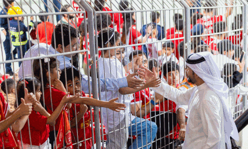 ഗാലറിയിൽ കാണികളെ വേർതിരിക്കുന്ന വേലികൾ വേണ്ട; നീക്കം ചെയ്യാനുള്ള ഉത്തരവുമായി ശൈഖ് നാസർ