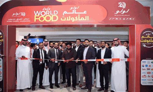 സൗദിയിൽ ലുലു വേൾഡ് ഫുഡ് ഫെസ്​റ്റിന് തുടക്കം; 40 മീറ്റർ നീളമുള്ള കേക്ക് മുറിച്ച് ധ്യാൻ ശ്രീനിവാസൻ ഉദ്ഘാടനം ചെയ്തു