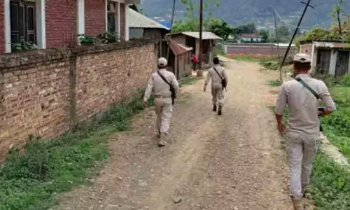 ‘ശാശ്വത സമാധാനം വേണം’: മണിപ്പൂർ മുഖ്യമന്ത്രിയുടെ വസതിയിലേക്ക് മാർച്ച്