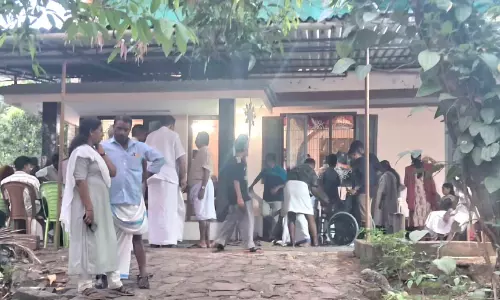 ഗീ​ത​മ്മ​യു​ടെ കൊ​ല; ന​ടു​ക്കം മാ​റാ​തെ കൊ​ള​ക്കാ​ട് ഗ്രാ​മം