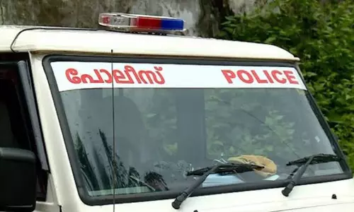 ഉദ്യോഗസ്ഥനും കുടുംബത്തിനും നേരെ മദ്യപസംഘത്തിന്റെ ആക്രമണം; പ്രതികള്‍ക്കായുള്ള തെരച്ചില്‍ ഊര്‍ജിതമാക്കിയെന്ന് പൊലീസ്