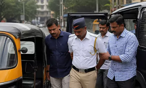 പിഴയൊഴിവാക്കാൻ ആഴ്ചയിൽ കൈമടക്ക്; കൈക്കൂലി വാങ്ങുന്നതിനിടെ ട്രാഫിക് പൊലീസുകാരൻ വിജിലൻസ് പിടിയിൽ