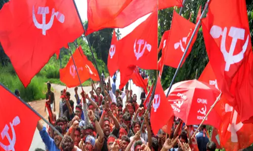 വോ​ട്ടെ​ണ്ണാ​ൻ ഒ​രാ​ഴ്ച: മ​ത്സ​രം ക​ടു​ത്തു​വെ​ന്ന   തി​രി​ച്ച​റി​വി​ൽ ഇ​ട​ത് ചെ​റു​ക​ക്ഷി​ക​ൾ