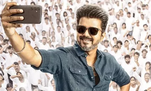 ‘ജനനായകൻ’ തകർന്നാൽ ഒരു ചിത്രം കൂടി; പുതിയ സിനിമക്കായി കഥ തേടി വിജയ്!