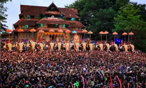 തൃശ്ശൂർ പൂരം അടുത്ത വർഷം ഏപ്രിലിൽ 16-ന്; ഉപചാരം ചൊല്ലിപിരിയൽ ചടങ്ങിന് തുടക്കം