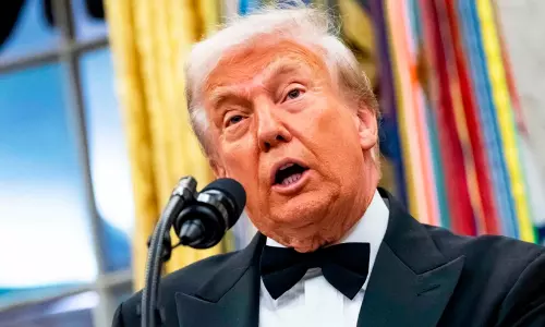 ‘അവിടെ എന്താണ് സംഭവിക്കുന്നതെന്ന് എനിക്ക് കാണണമായിരുന്നു’; വെടിവെപ്പിനിടെ സുരക്ഷാ ഉദ്യോഗസ്ഥരുടെ ജോലി താൻ പ്രയാസപ്പെടുത്തിയെന്ന് ട്രംപ്