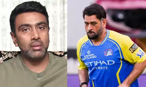 R. Ashwin, M.S. Dhoni