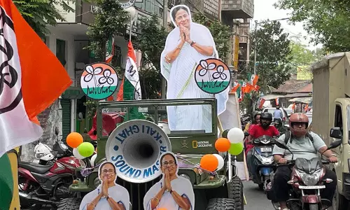 മമതയുടെ കോട്ട കാക്കാന്‍ കാർത്തിക് ബാനർജിയുടെ നെട്ടോട്ടം; ഭവാനിപുരിൽ ബി.ജെ.പിയെ തളയ്ക്കാൻ തൃണമൂലിന്റെ `ഫാമിലി പ്ലാൻ