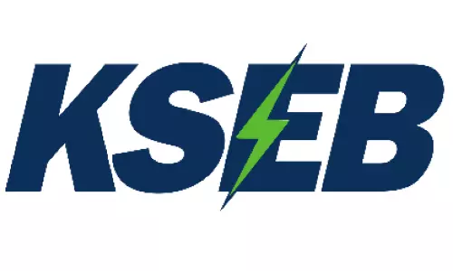 ‘വൈദ്യുതി കട്ട് ചെയ്തത് ഞങ്ങളല്ല...’  മറുപടി നൽകി മടുത്ത് സെക്ഷൻ ഓഫിസ് ജീവനക്കാർ