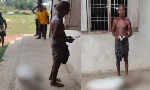 19,300 രൂപ പിൻവലിക്കാൻ സഹോദരിയുടെ അസ്ഥികൂടം തോളിലേറ്റി ബാങ്കിലേക്ക്; ഒഡീഷയിൽനിന്നൊരു കണ്ണീർ കാഴ്ച