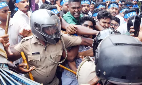കെ.എസ്.യു മാർച്ചിൽ ഉന്തും തള്ളും