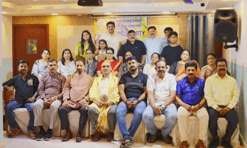 പ്രതീക്ഷ ഒമാൻ മുൻ പ്രസിഡന്റ് വി.ആർ. ശശികുമാറിന് യാത്രയയപ്പ് നൽകി