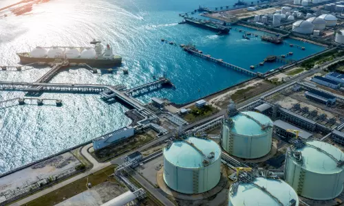 പശ്ചിമേഷ്യയിലെ എണ്ണ-വാതക പ്രതിസന്ധി: ലോകത്തിന് നഷ്ടം ഒരു ലക്ഷം കോടി ഡോളർ! ലാഭം വർധിപ്പിച്ച് എണ്ണക്കമ്പനികൾ