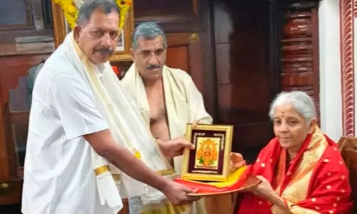 കേന്ദ്ര ധനമന്ത്രി മൂകാംബികയിൽ