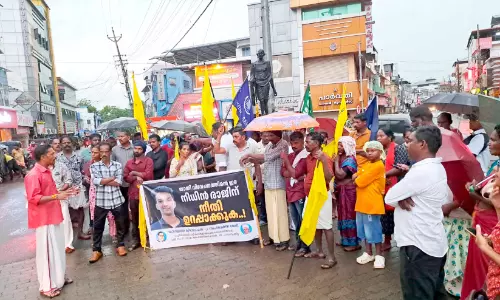 പത്തനംതിട്ടയിൽ ഹര്‍ത്താല്‍ പൂർണം; തിരുവല്ലയിൽ കാൻസർ രോഗിയെ തടഞ്ഞത് വാക്കേറ്റത്തിനിടയാക്കി