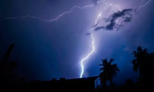 മിന്നൽ: വേണം ജാഗ്രത...