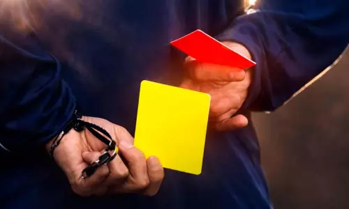 ഫുട്ബോളിൽ ഇനി ഒളിച്ചുകളി വേണ്ട, നിയമപരിഷ്കാരവുമായി ഫിഫ; വായ മൂടി സംസാരിച്ചാൽ ഇനി റെഡ് കാർഡ്, മഞ്ഞക്കാർഡ് നിയമങ്ങളിലും മാറ്റം