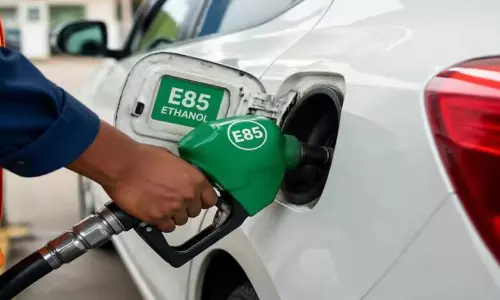 പെട്രോളിൽ E20യെക്കാൾ ഉയർന്ന അളവിൽ എഥനോൾ മിശ്രിതം; കരട് വിജ്ഞാപനം പുറത്തിറക്കി കേന്ദ്ര റോഡ് ഗതാഗത മന്ത്രാലയം