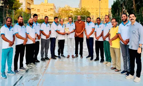അ​ബൂ​ബ​ക്ക​ർ പാ​റ​മ്മ​ലി​ന് മെ​ക് 7 അ​സീ​സി​യ യാ​ത്ര​യ​യ​പ്പ് ന​ൽ​കി