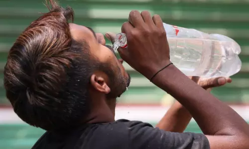 ദാഹമകറ്റാൻ ദിവസേന അഞ്ച് ലിറ്റർ വെള്ളം കുടിച്ചു; യുവാവ് ഐ.സി.യുവിൽ! കാരണം വെളിപ്പെടുത്തി ഡോക്ടർമാർ