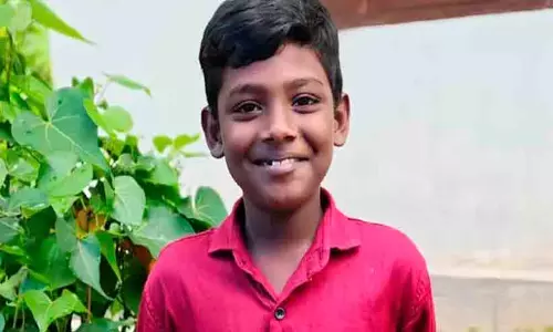 തെരുവ് നായ കുറുകെ ചാടി: നിയന്ത്രണം വിട്ട ഓട്ടോ മറിഞ്ഞ് അഞ്ചാം ക്ലാസുകാരന്‍ മരിച്ചു