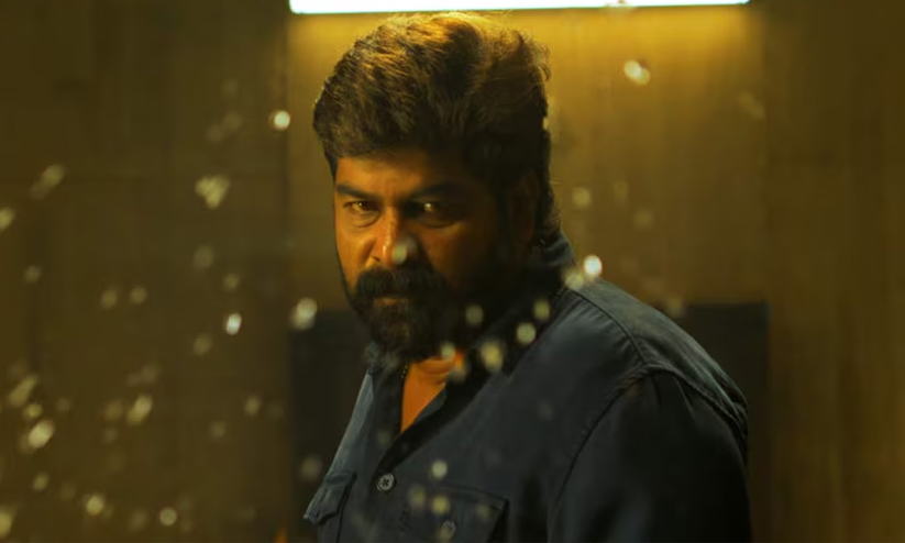 Varav ഇതൊരു ഒന്നൊന്നര 'വരവ്'; മാസ്സ് ലുക്കിൽ ജോജു, പൊലീസ് വേഷത്തിൽ വാണി ...