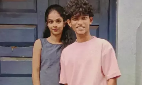 ലോറിയും ബൈക്കും കൂട്ടിയിടിച്ച് നഴ്സിങ് വിദ്യാർഥിനിയും സുഹൃത്തും മരിച്ചു
