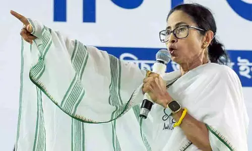 തെരഞ്ഞെടുപ്പ് കമീഷനെതിരെ തൃണമൂൽ കോൺഗ്രസ് സുപ്രീം കോടതിയിൽ