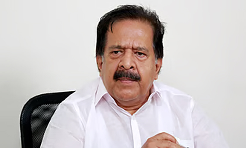 രമേശ് ചെന്നിത്തല മുഖ്യമന്ത്രിയാകാൻ വേണ്ടി പരുമല പള്ളിയിൽ പ്രത്യേക കു ...