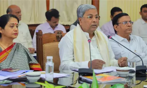 മുഖ്യമന്ത്രിയുടെ നേതൃത്വത്തില്‍ നിര്‍ണായക യോഗം; ഭരണഘടനക്ക് വിരുദ്ധമായി ഒരു നടപടിയും സ്വീകരിക്കരുത്